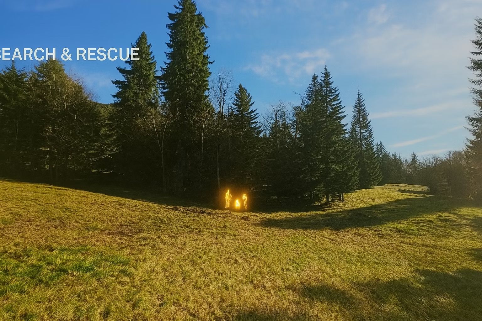 Même environnement présenté avec les signatures thermiques superposées au contexte visible